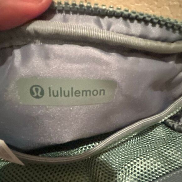 Lululemon Everywhere Belt Bag Knit Mesh Crater Blue Fanny Pack Waist Bag NWT - Picture 6 of 10